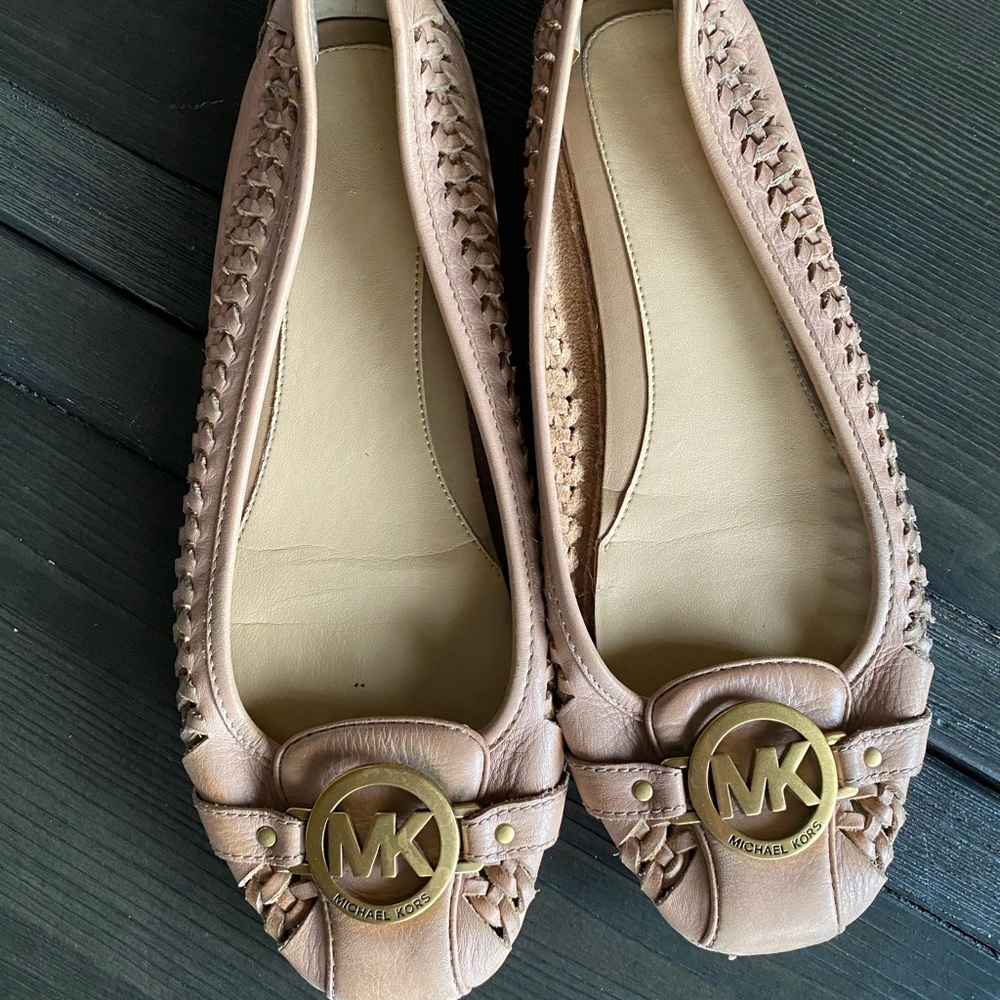 Michael Kors MK Fulton Moc distressed tan flats 10M